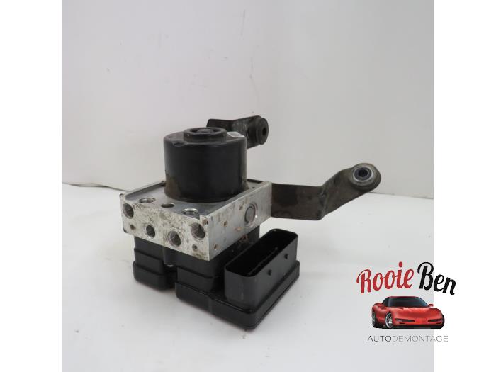 Usagé Pompe ABS Mazda 5 (CR19) 1.8i 16V Prix € 50,00 Règlement à la marge proposé par Rooie Ben autodemontage