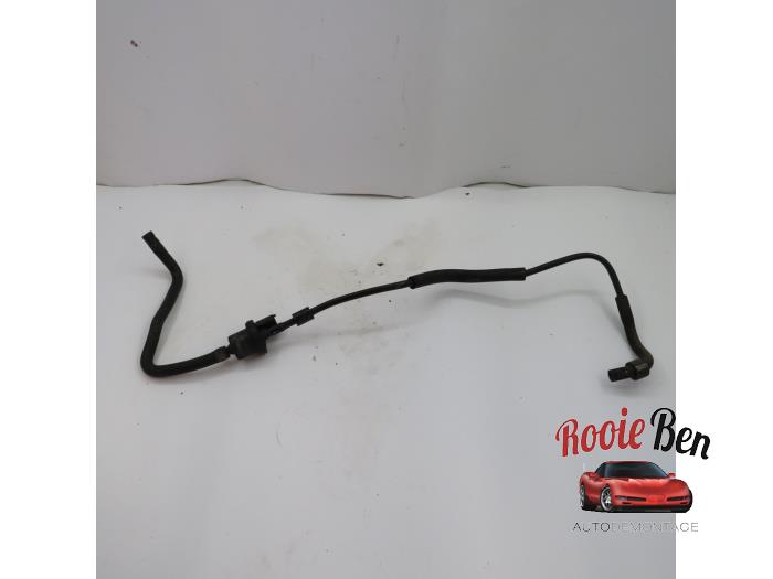Usagé Conduit de carburant Mazda 5 (CR19) 1.8i 16V Prix € 10,00 Règlement à la marge proposé par Rooie Ben autodemontage