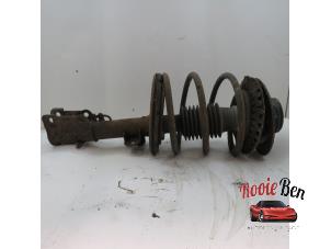 Used Front shock absorber rod, right Chrysler Voyager/Grand Voyager (RG) 2.5 CRD 16V Price € 60,00 Margin scheme offered by Rooie Ben autodemontage
