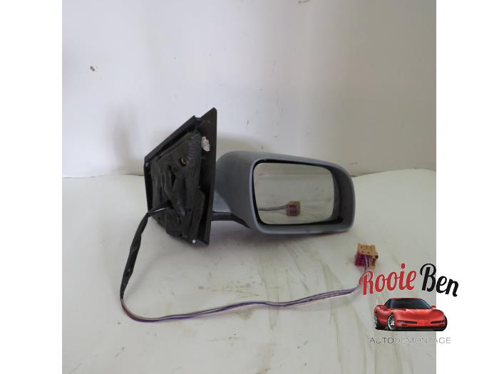 Wing mirror, right from a Volkswagen Polo IV (9N1/2/3) 1.2 12V 2002