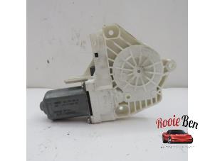 Used Door window motor Audi A6 (C7) 2.8 V6 24V FSI Price on request offered by Rooie Ben autodemontage