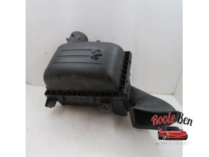 Used Air box Dodge 1500 Crew Cab (DS/DJ/D2) 5.7 Hemi V8 4x4 Price on request offered by Rooie Ben autodemontage