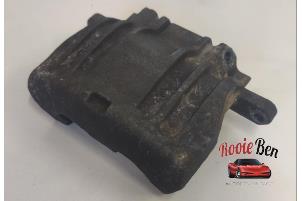 Used Front brake calliper, left Chrysler 300 C 5.7 V8 Hemi Price on request offered by Rooie Ben autodemontage