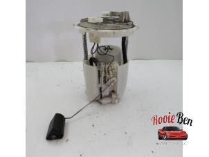 Usados Bomba eléctrica de combustible Dodge Avenger (JS) 2.0 16V Precio de solicitud ofrecido por Rooie Ben autodemontage