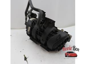 Used Intake manifold Opel Agila (A) 1.2 16V Twin Port Price € 25,00 Margin scheme offered by Rooie Ben autodemontage