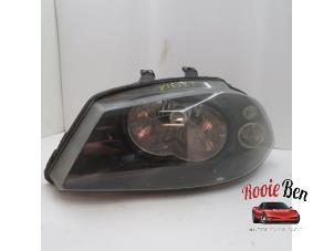 Used Headlight, left Seat Ibiza III (6L1) 1.4 16V 75 Price € 20,00 Margin scheme offered by Rooie Ben autodemontage