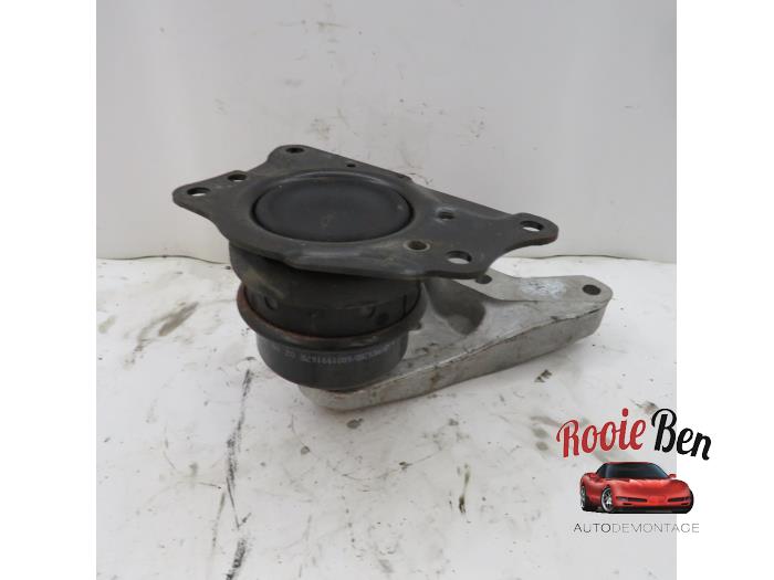 Usagé Support moteur Skoda Fabia II Combi 1.2 TDI 12V Greenline Prix € 25,00 Règlement à la marge proposé par Rooie Ben autodemontage