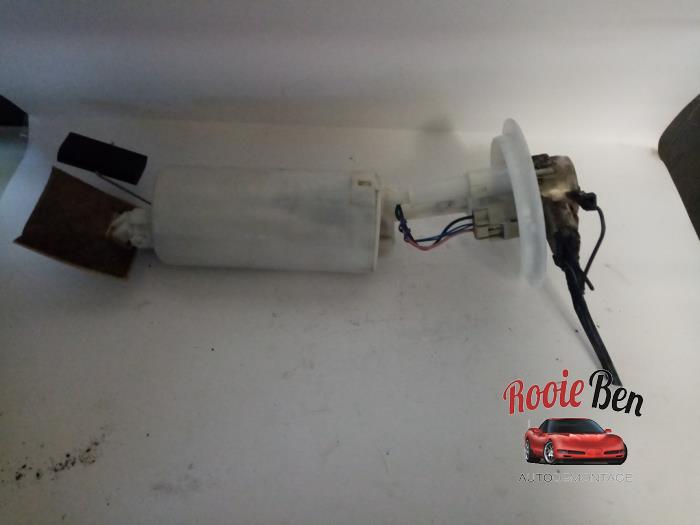 Usagé Pompe essence Chrysler Sebring (JR) 2.7 V6 24V Prix € 50,00 Règlement à la marge proposé par Rooie Ben autodemontage
