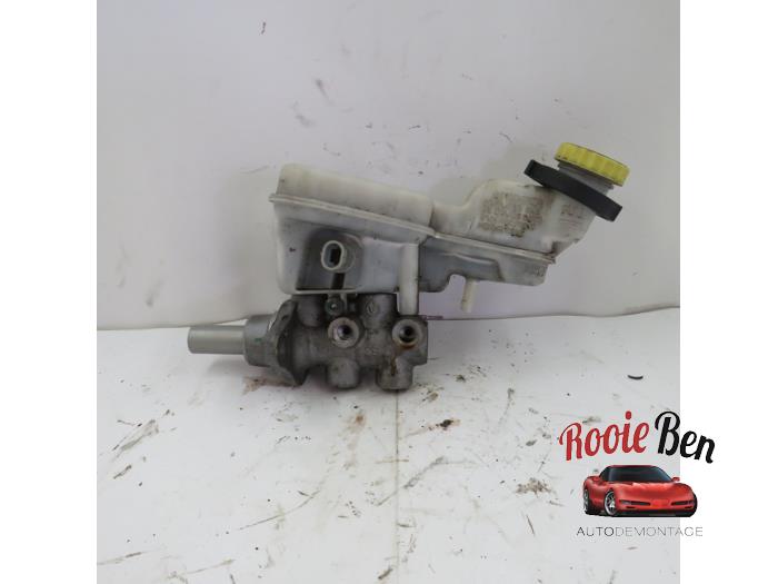Master cylinder from a Jeep Compass (MK49) 2.0 CRD 16V 4x4 2008