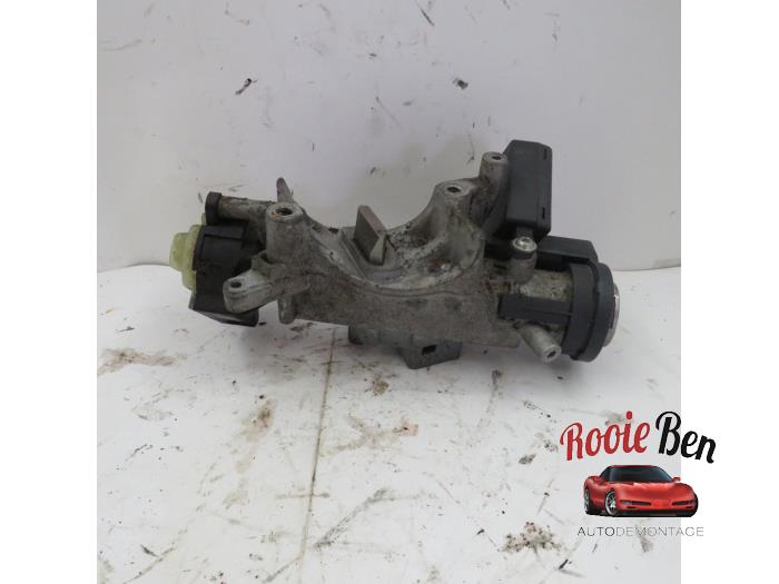 Używane Stacyjka + Kluczyk Jeep Compass I (MK49) 2.0 CRD 16V 4x4 Cena € 75,00 Procedura marży oferowane przez Rooie Ben autodemontage