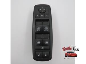 Usagé Commutateur vitre électrique Dodge 1500 Crew Cab (DS/DJ/D2) 5.7 Hemi V8 4x4 Prix sur demande proposé par Rooie Ben autodemontage
