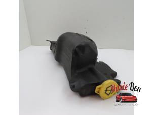 Used Front windscreen washer reservoir Dodge 1500 Crew Cab (DS/DJ/D2) 5.7 Hemi V8 4x4 Price on request offered by Rooie Ben autodemontage