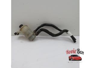 Used Power steering fluid reservoir Ford Ranger 3.2 TDCI 20V 200 4x4 Price on request offered by Rooie Ben autodemontage