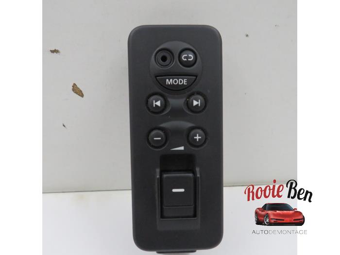 Usados Interruptor de ventanilla eléctrica Landrover Range Rover Sport (LS) 3.6 TDV8 32V Precio € 5,00 Norma de margen ofrecido por Rooie Ben autodemontage