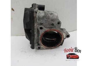 Used Throttle body Volkswagen Caddy III (2KA,2KH,2CA,2CH) 1.9 TDI Price on request offered by Rooie Ben autodemontage