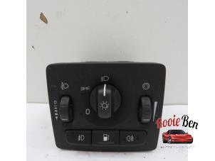Używane Przelacznik swiatel Volvo V50 (MW) 1.8 16V Cena € 20,00 Procedura marży oferowane przez Rooie Ben autodemontage