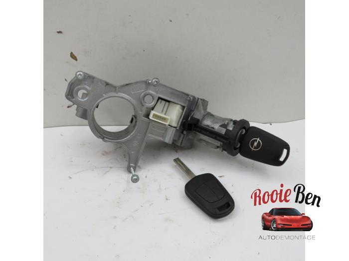 Używane Stacyjka + Kluczyk Opel Astra H SW (L35) 1.7 CDTi 16V Cena na żądanie oferowane przez Rooie Ben autodemontage