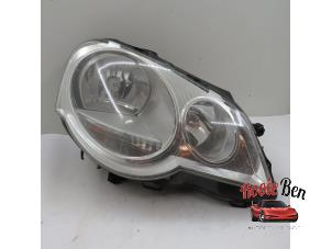 Used Headlight, right Volkswagen Polo IV (9N1/2/3) 1.4 TDI 70 Price on request offered by Rooie Ben autodemontage