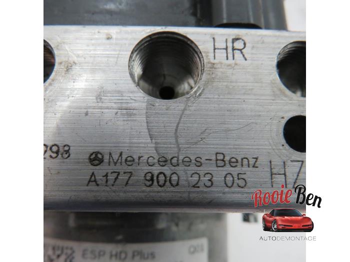 Bomba ABS de un Mercedes-Benz A (177.0) 2.0 A-220 Turbo 16V 2019