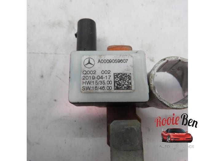 Sensor de batería de un Mercedes-Benz A (177.0) 2.0 A-220 Turbo 16V 2019