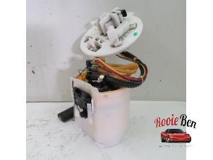 Used Electric fuel pump Mercedes A (177.0) 2.0 A-220 Turbo 16V Price on request offered by Rooie Ben autodemontage