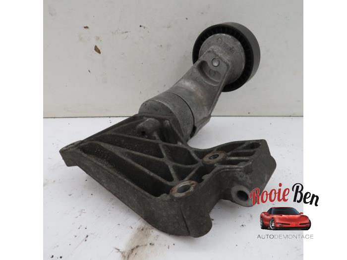 Usagé Support dynamo bas Saab 9-3 Sport Estate (YS3F) 1.8i 16V Prix € 35,00 Règlement à la marge proposé par Rooie Ben autodemontage