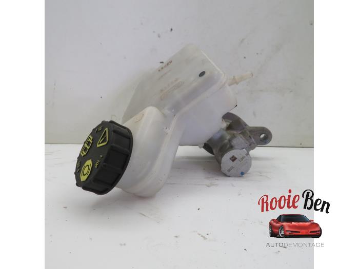 Master cylinder from a Ford Fiesta 7 1.1 Ti-VCT 12V 85 2019