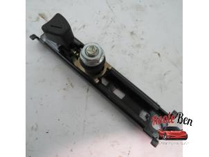 Used Seatbelt feeder left Cadillac CTS I 3.6 V6 24V Price on request offered by Rooie Ben autodemontage