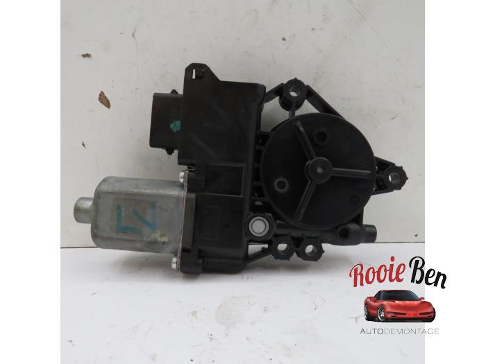 Begagnade Motor, dörrfönster Kia Carens III (FG) 2.0i CVVT 16V Pris € 10,00 Marginaltabell erbjuds av Rooie Ben autodemontage