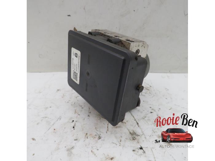 Usagé Bloc ABS Chevrolet Silverado 1500 Standard Cab 5.3 V8 2500 4x4 Crew Cab Prix € 300,00 Règlement à la marge proposé par Rooie Ben autodemontage