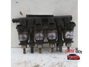 Gebrauchte Einspritzdüse (Einspritzer) Dodge Ram 3500 Standard Cab (DR/DH/D1/DC/DM) 5.7 V8 Hemi 1500 4x2 Preis auf Anfrage angeboten von Rooie Ben autodemontage