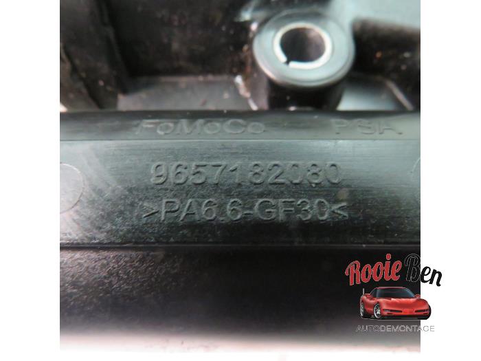 Thermostat housing Landrover Range Rover Evoque 2.2 eD4 16V 5drs