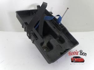 Used Battery box Ford Usa Mustang V 3.7 V6 24V Duratec Ti-VCT Price on request offered by Rooie Ben autodemontage