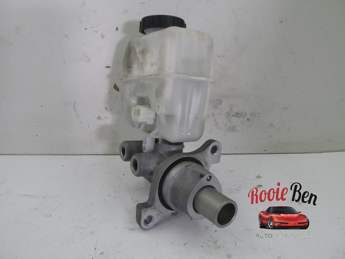 Master cylinder from a Ford (USA) Mustang V 3.7 V6 24V Duratec Ti-VCT 2013