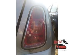 Used Taillight, right BMW Mini One/Cooper (R50) 1.4 D One Price € 25,00 Margin scheme offered by Rooie Ben autodemontage