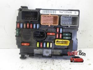 Used Fuse box Peugeot 207/207+ (WA/WC/WM) 1.4 16V VTi Price on request offered by Rooie Ben autodemontage
