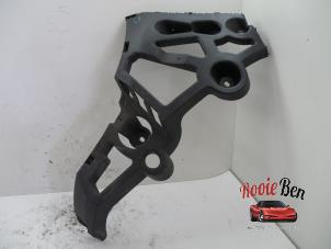 Used Rear bumper bracket, left Renault Megane III Coupe (DZ) 1.5 dCi 110 Price on request offered by Rooie Ben autodemontage