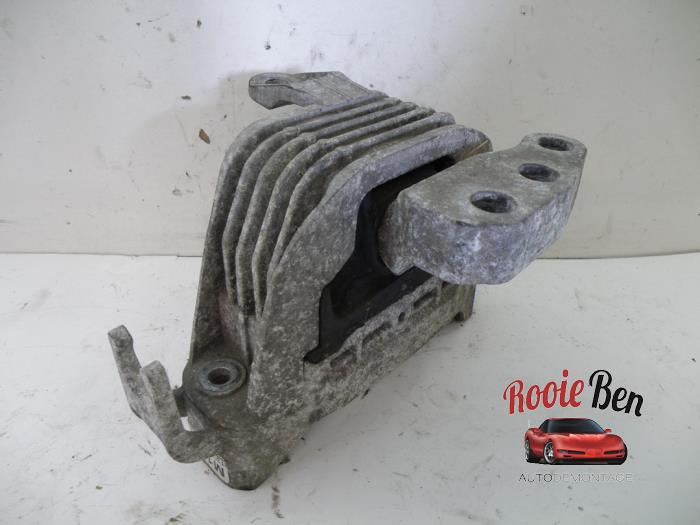 Usagé Support moteur Chevrolet Orlando (YYM/YYW) 2.0 D 16V Prix € 20,00 Règlement à la marge proposé par Rooie Ben autodemontage
