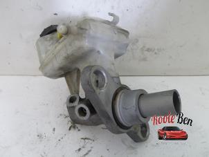 Used Master cylinder Chevrolet Orlando (YYM/YYW) 2.0 D 16V Price on request offered by Rooie Ben autodemontage