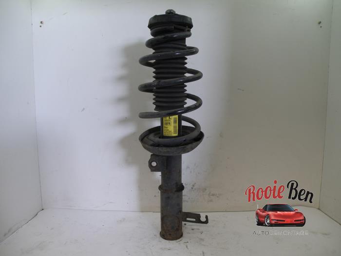 Front shock absorber rod, left from a Daewoo Orlando (YYM/YYW) 2.0 D 16V 2014