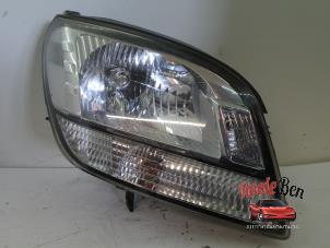 Used Headlight, right Chevrolet Orlando (YYM/YYW) 2.0 D 16V Price on request offered by Rooie Ben autodemontage