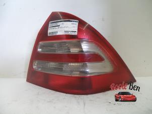 Used Taillight, right Mercedes C (W203) 2.2 C-220 CDI 16V Price € 15,00 Margin scheme offered by Rooie Ben autodemontage