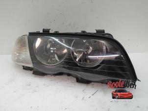 Used Headlight, right BMW 3 serie Touring (E46/3) 320d 16V Price € 30,00 Margin scheme offered by Rooie Ben autodemontage