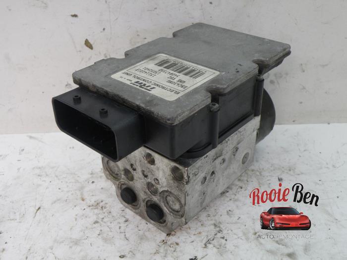Usagé Bloc ABS Cadillac BLS 1.9 TiD 16V Prix € 150,00 Règlement à la marge proposé par Rooie Ben autodemontage