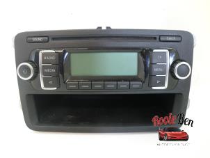 Używane Radioodtwarzacz CD Volkswagen Touran (1T1/T2) 1.9 TDI 105 Euro 3 Cena na żądanie oferowane przez Rooie Ben autodemontage