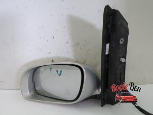 Gebrauchte Außenspiegel links Volkswagen Touran (1T1/T2) 1.9 TDI 105 Euro 3 Preis auf Anfrage angeboten von Rooie Ben autodemontage