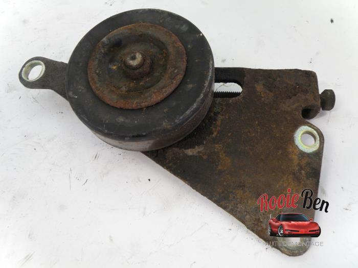 Usados Tensor correa múltiple Infiniti FX (S51) 35 3.5i 24V Precio € 10,00 Norma de margen ofrecido por Rooie Ben autodemontage