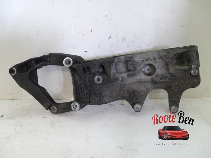 Usagé Support dynamo bas Landrover Range Rover Evoque (LVJ/LVS) 2.2 eD4 16V 5-drs. Prix sur demande proposé par Rooie Ben autodemontage