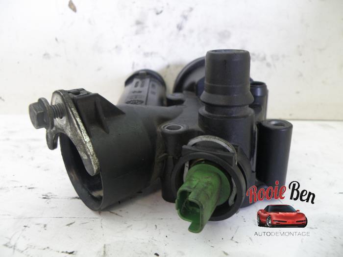 Thermostat housing Landrover Range Rover Evoque 2.2 eD4 16V 5drs