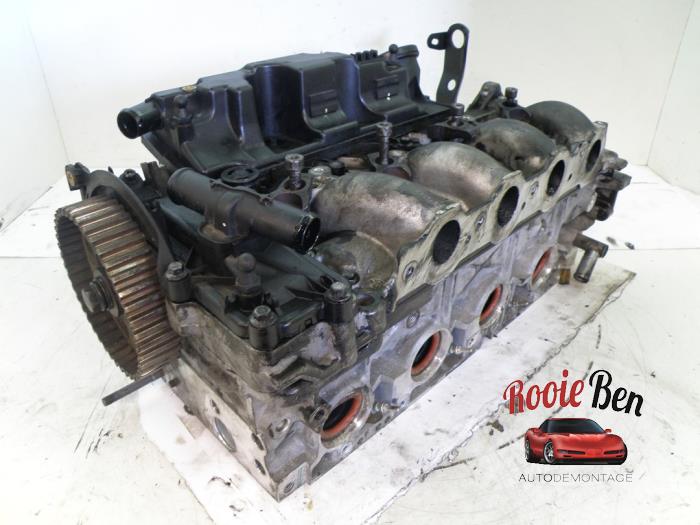 Cylinder head from a Land Rover Range Rover Evoque (LVJ/LVS) 2.2 eD4 16V 5-drs. 2015